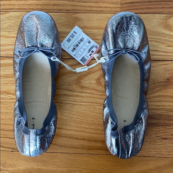 NWT- ZARA KIDS silver flats - Picture 2 of 2